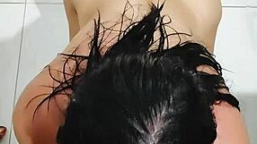 ajudando a filha da empregada a tomar um leite matinal with blonde public cum.