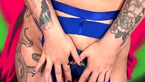 Curvy beauty shows off her sexy body and big tits at party 😍