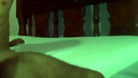 mi novia tries making me cum with her big ass, moans loud