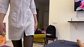 called a doctor at home and could not resist in front of a young blonde with a big ass