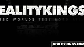 i share a makeout with milf next door brianna ray and jeanie marie