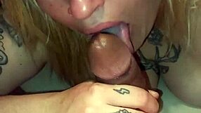 Deepvane Mere Lund Ko Chusti Hai Phir Motte Gand Pe Sawar Hoti Hai