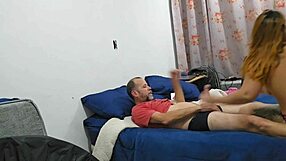 Humilhando O Corno Durante O Sexo Ate Ele Gozar