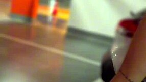 Fui treinar na academia com plug anal no cu. Fiquei com muito tesao chegar em casa meu cu vai estar lubrificado e largo pra meter rola dentro.