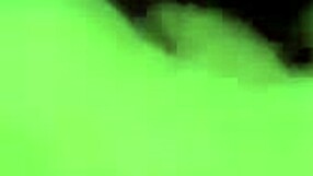 Primeira vez com essa ninfetinha e ela j� me fez gozar 2 vezes com essa buceta mais linda que voc�s v�o ver no x lunna geek completo no red e no cher!