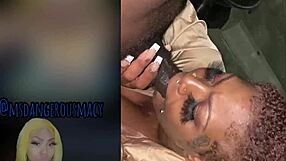 पड़ोसी के बॉयफ्रेंड को चुद रही हूं: एबोनी स्लट्स का ओरल फन