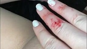 लॉस एंजेल्स में युवा महिलाएं पहली बार तेज ऑर्गेज्म लेती हैं