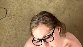 लेक्सी बिग ब्लैक कॉक का मजा लेती है जब तक वो उसके अंदर कम नहीं करता