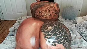 Oil ass twerking & worship with my lovense