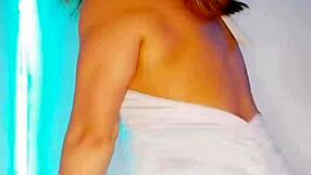 Live Streaming A Very Nice Ass Shaking Hot Dance