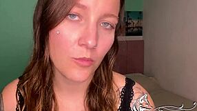 Punheta lenta profunda e comandada por mim, feeling every lick on big tits and blonde ass