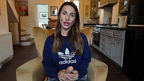 Girth matters in this sex tutorial with Roxy Fox