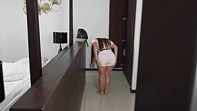 योगा टीचर की टाइट चूत खींची गई