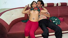 मेड बॉयफ्रेंड को हाउस में बिसेक्सुअल फन के लिए लाती है