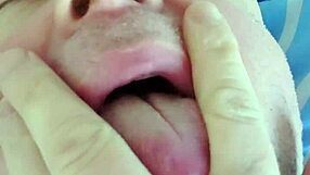 Der Orgasmus Im Gesicht: Close Up Fat Tongue German Cute Chubby Amateur Fetish!