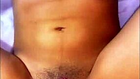 la estudiante de arte disfrutó de una sesión de pintura con su compañero de clase en su apartamento que se convirtió en una sesión de pasión