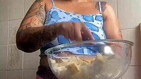 woman goes crazy flashing her big swollen pussy exhibition