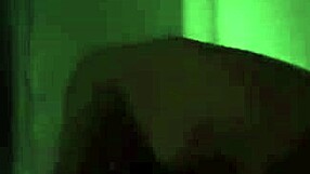 comendo a novinha quando os pais dela não estão em casa