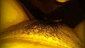 कितना स्वादिष्ट वे मुझे लंड देते हैं और मेरी चूत चूसते हैं, मुझे पसंद है कि वे मेरी गैंड चाटते हैं