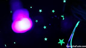 i watch samantha saint in lesbian scene under black light