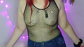 Pretty dominatrix gives jerk off instructions in financial roleplay