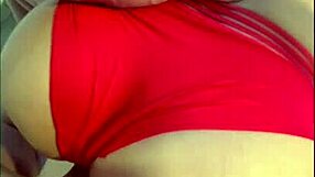 Latina shows her beautiful ass in panties