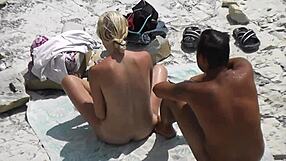 Voyeur Slim Blonde Jerks And Her Boyfriend At Beach