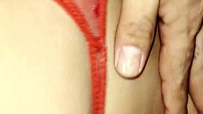 curvy housewife gets assfucking cumshot