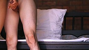 La Mejor Amiga Y El Infiel Se Encontraron A Solas En La Sala De Estar