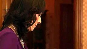 amateur babe eats pussy while banged