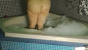 vivi guedez at the motel gettin up to all sorts of mischief... ridin rough and lickin wild