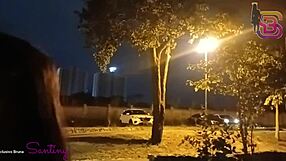 Secretaria Do Diretor Flagrada Chupando Pau Na Praça Na Hora Da Janta