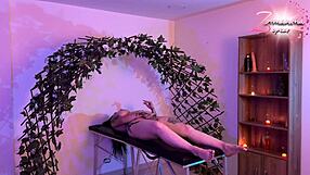 masseuse gets me all worked up so i masturbate before he returns