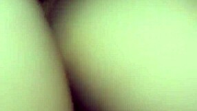 Cưỡi ngựa blowjob from teen couple gets intense and wild