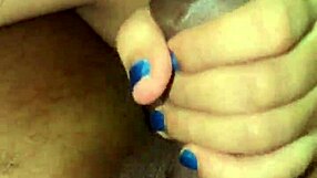 Hot Babe Gives Blowjob To Her Boyfriend