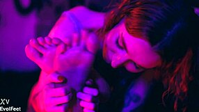 Oh my god, Bia Roman and Sam Quinn make me crave worshipping those sexy feet right now!