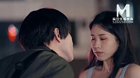 ऑफिस में मॉडल मीडिया एशिया लेडी चीटिंग डिजायर्स में देती है रफ फोरप्ले और सेक्स के साथ