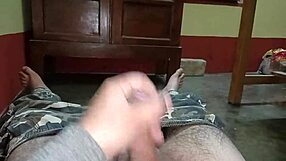 hey mature guy, wanna show me how you handle that penis at high speed right now?