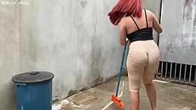 Eu Não Resisti Essa Bunda Enorme Passando Por Mim Tive Que Pegar Com Força