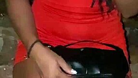 Estava Na Rua Encontrei Uma Mulher Brigando Com Namorado E Ela Tirou Sua Calcinha Para Mostrar Sua Bocetinha Fiquei Louco Arrumando!