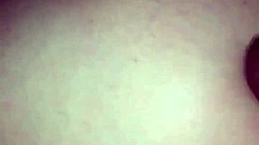 Jack off on her booty