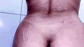 Hey, the intimate video of young Brunna Hot taking a bath leaked online after she sent it to her fling 😏