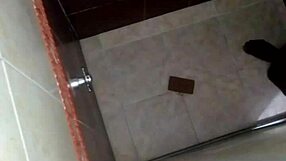 i see my girlfriend in the shower spying on her