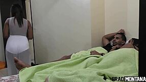 Marcela Schultz and Suzy Anderson compete in a family challenge with Vinny Burgos, Jack Kalahari, and Eduardo Lima.