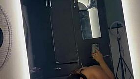 hey, mi vecina vio el video y quiso venir a follar frente al espejo con su big ass