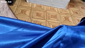 लॉन्ग हेयर वाले एमेच्योर गाय की आर्मपिट फेटिश से नॉटी स्ट्रिपटीज सोलो