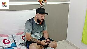 mi hijastra prueba diferentes salsas en mi verga then i fuck her squirting pussy hard till cumshot