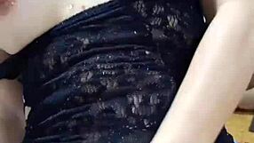 Disfruta de mi jugoso squirt linda rubia se masturba y eyacula delicioso orgasmo real en la webcam masturbacion con uñas rojas