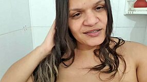 Evandro, the devoted cuckold husband, navigates his reality with a mix of old fetishes and amateur encounters in a Latina prostitute scenario