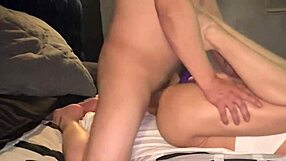 Doble penetracion con dildo y su rica verga en mi culo!